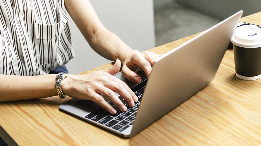 Как инвалиду найти работу на дому: 14 способов заработка