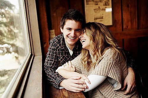 Как понять, что девушка тебя любит