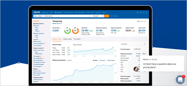 Фото компьютерного монитора с веб-страницей на экране, компьютерная электроника.
