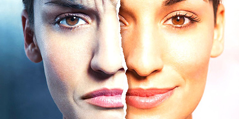 Человек с выразительным лицом и головой, фокус на лице.