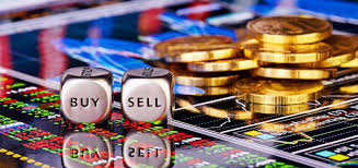 Азартная игра с игральными костями на зеленом фоне.