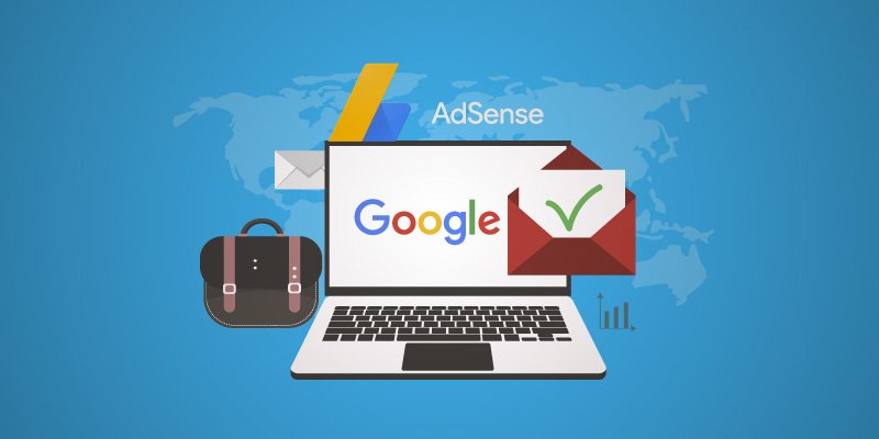 Ноутбук с монитором, клавиатурой и другими компьютерными комплектующими.