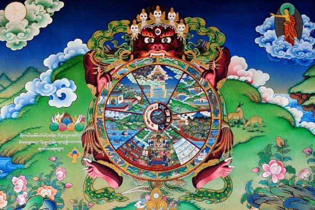 Человек на аттракционе в парке развлечений - оптимизированный текст для изображения.