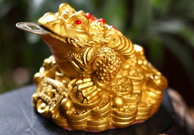 Сокровище из золота – ценный артефакт, источник богатства и волнующего приключения.