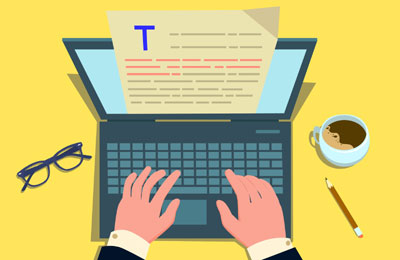 Ноутбук на столе с чашкой, человек печатает на клавиатуре. Компьютер и электроника.