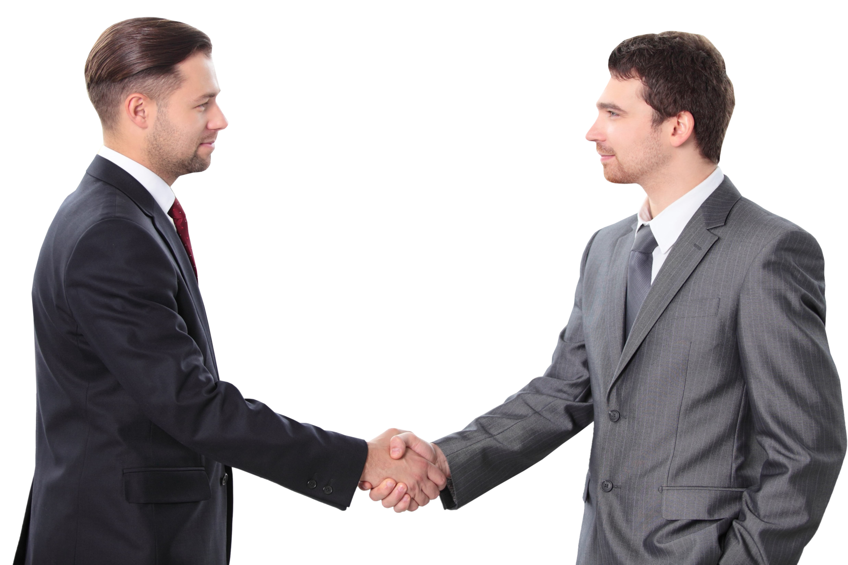 Мужчина в пальто и галстуке, держащий за руки другого человека.