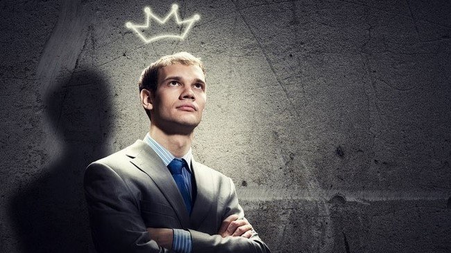 Фото человека в официальной одежде: костюм, пиджак, галстук. Portrait фотографии - мужчина.