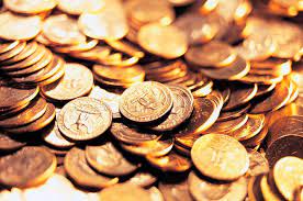 Бронзовая монета в виде шахматной фигуры - сокровище для игры.