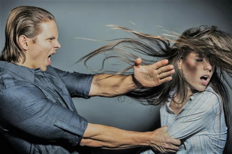 Кто такой абьюзер, как распознать в человеке абьюзивное поведение и что с этим делать