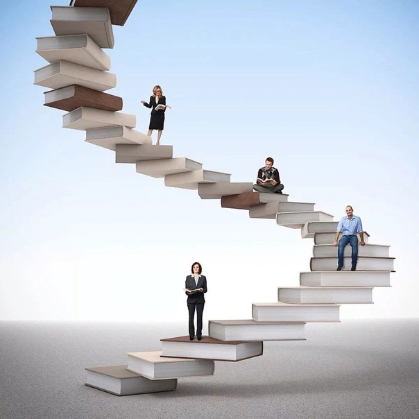 Архитектура: здание с лестницей, дом, жилье, человек на лестнице.