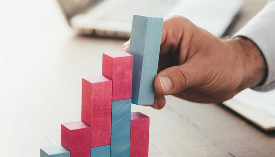 Startup Growth Strategy: 8 Hacks To Rev Up Your Startup Growth