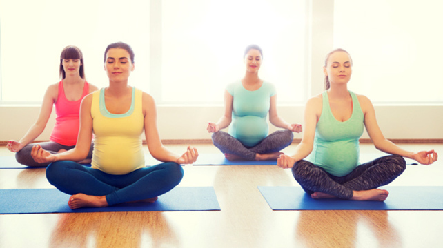 15+ лучших курсов йоги онлайн для начинающих и практикующих