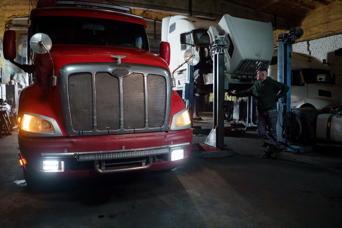 7 Ways Technology Is Transforming the Transportation and Logistics Industry
