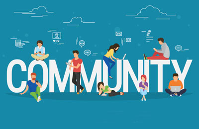 Мальчик занимается водными видами спорта в бассейне, плавание, активный отдых.