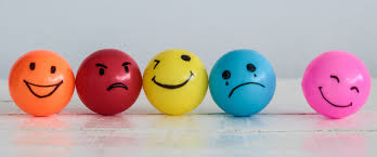 Мяч для тенниса - форма яйца в стиле спорта.