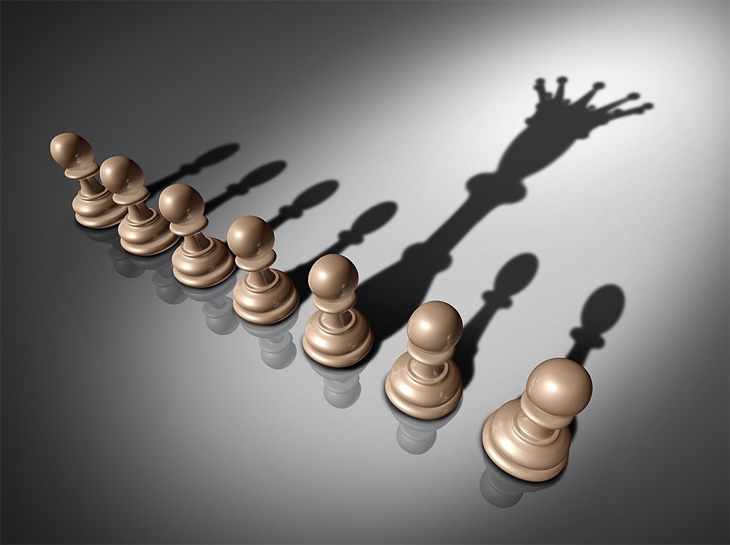 Изображение шахматной доски и фигур для игры в шахматы.