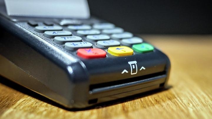 Какую дебетовую карту лучше выбрать: как правильно сделать выбор и на что обратить внимание?