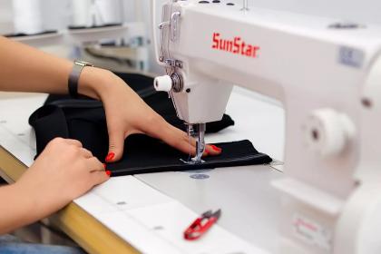 "Швейная машина - компактное изображение для продукта идеально подходит для шитья."