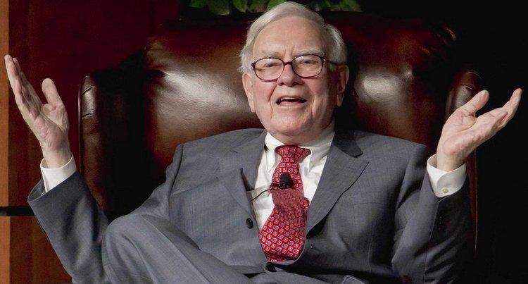 Аксессуары для официальной одежды: мужчина в галстуке с портретом.