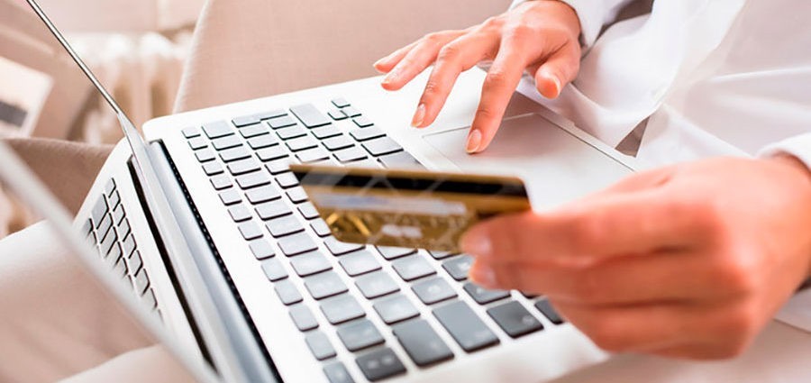 Текст: карты, компьютер, электроника, ноутбук, ПК.