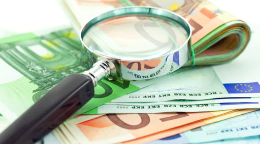 Магнификатор увеличения научной пробы для анализа, фокус на деталях.