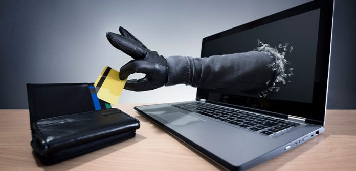 Компьютер с монитором, клавиатурой и перчаткой - электроника и компьютерное оборудование.