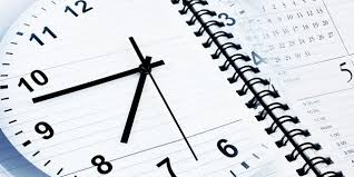 Аналоговые часы с текстом: часы с круглым циферблатом и шрифтом.