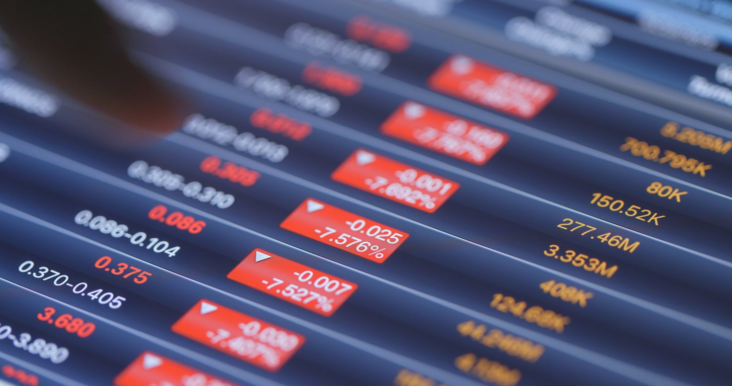 "Электроника: монитор, аппаратное обеспечение, лекарство, таблетка, кредитная карта, текст на экране"