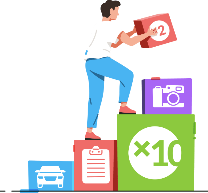 Взрослый мужчина с интересным выражением лица, одетый в штаны, стоит у коробки.