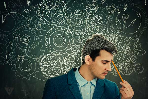 Черная доска с изображением взрослого мужчины.