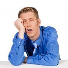 Грустное лицо человека с заголовком изображения.