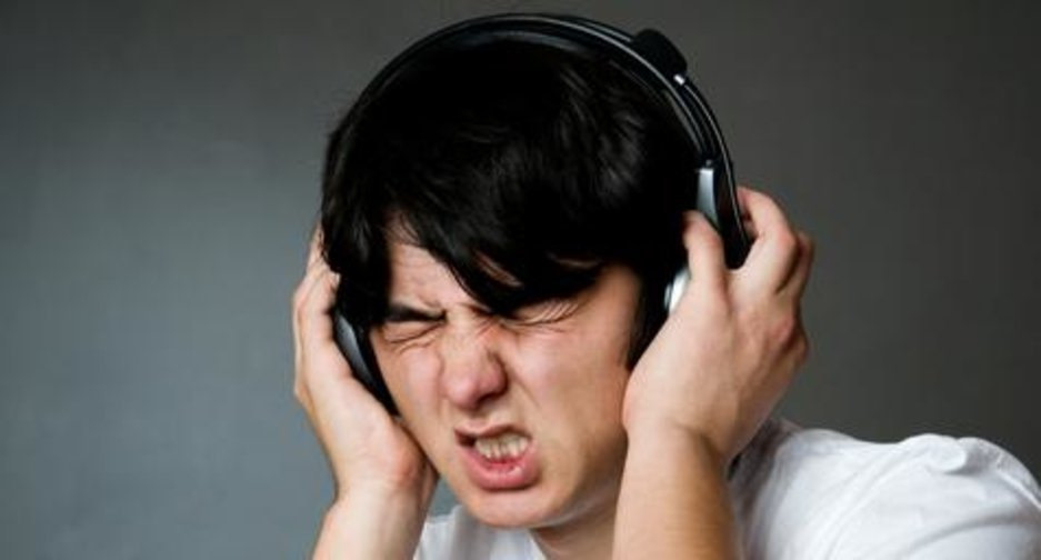 People With Borderline Personality Disorder Prefer These Head-Scratching Types of Music