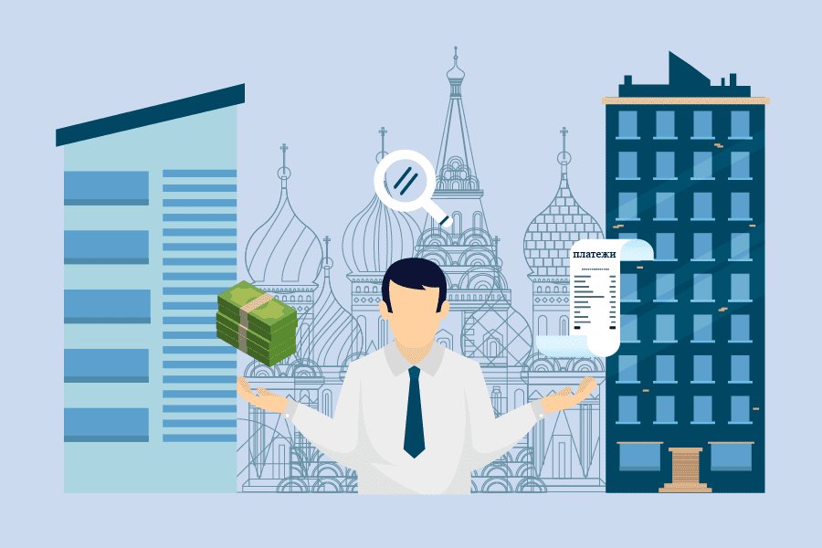 Мужчина в городе в деловом костюме с галстуком, сканирует QR-код.