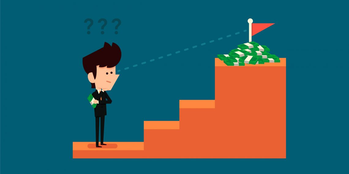 Человек с красивым лицом, головой, окруженный людьми.