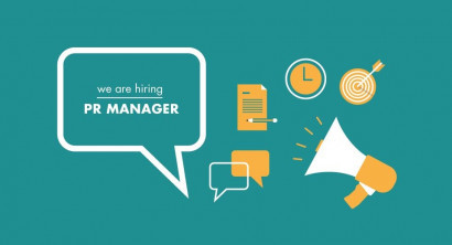 Реклама на бумажном постере с текстом и логотипом.