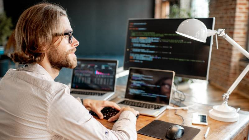 Компьютерная клавиатура, ноутбук, монитор, экран, ПК, аппаратное обеспечение, ручка, лампа,