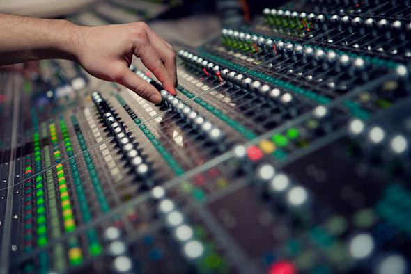 Индор, комната студии, уютный дизайн интерьера.