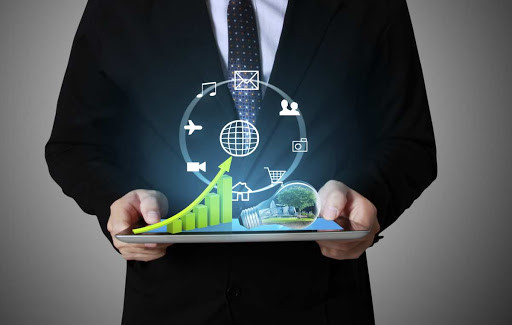 Мужчина в формальной одежде с галстуком, рекламный постер: пиджак, рубашка.