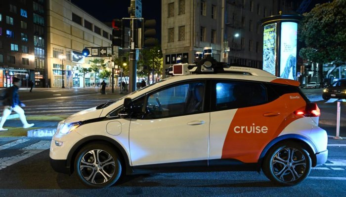 Crisis at Cruise Deepens as Self-Driving Car Company Announces Layoffs