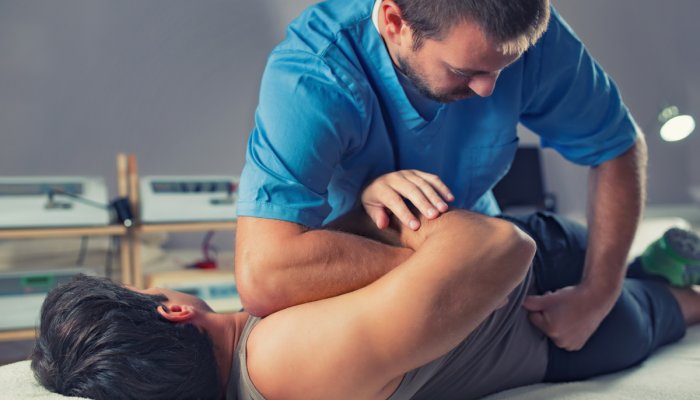 Which Treatment Is More Suitable For You: Physical Therapy Or Chiropractic?