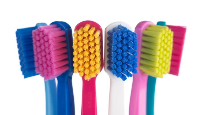 Scientists Took Swabs of Toothbrushes and Were Shocked by the Hundreds of Viruses They Found