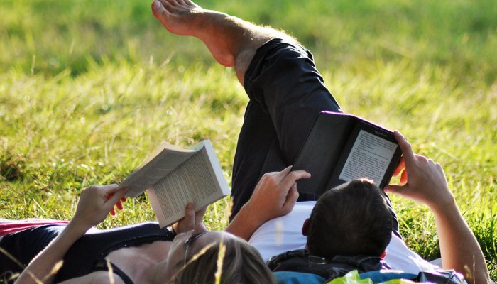 Что лучше читать — электронную или бумажную книгу