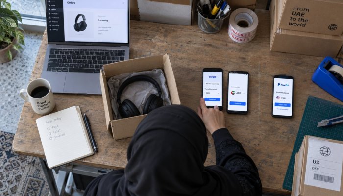 Stripe أم PayPal في الإمارات؟ التحويل الدولي قد يقلب الأرخص
