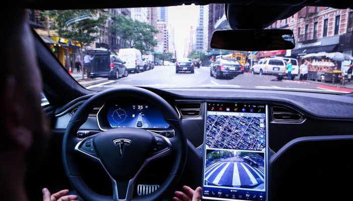 Tesla Drivers Say New Self-Driving Update Is Repeatedly Running Red Lights