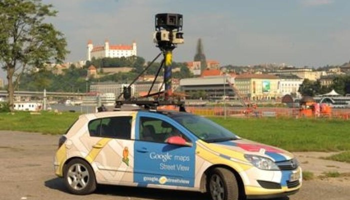Google Street View Is Showing Strange "Businesses" in the Middle of the Ocean