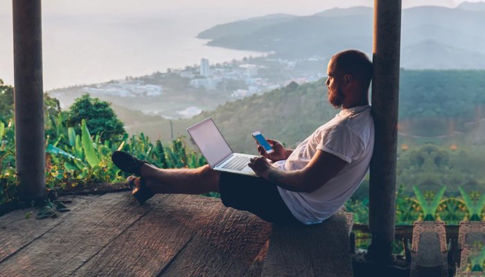 Top 6 Tips to Convince Your Boss to Continue Working From Hom