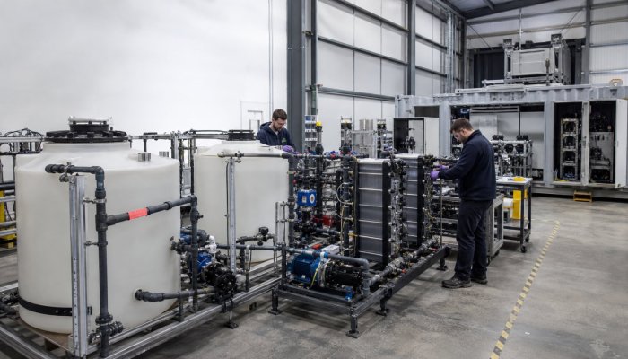 Certain Energy получила £10 млн — батарею готовят к сетевому масштабу