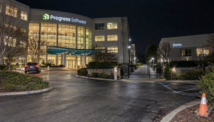 Progress تغلق صفقة Domo بـ400 مليون دولار: الدين يمول منصة البيانات