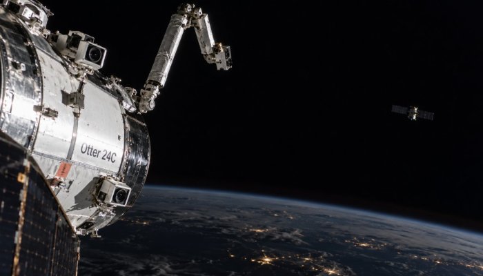 Otter mulai memeriksa satelit mati—hasil pertamanya baru datang 2027