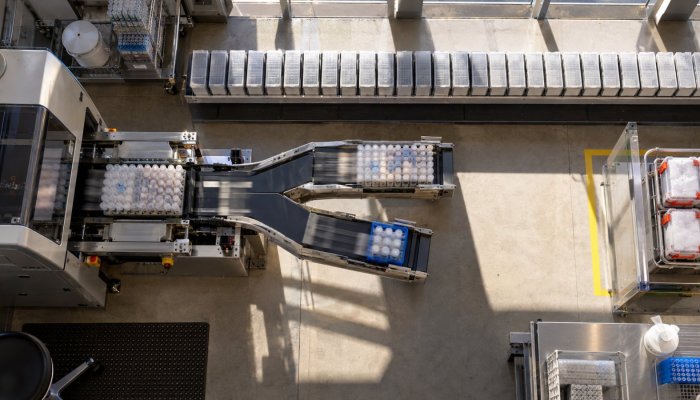 Claude abre la biología restringida: los datos se guardan 30 días